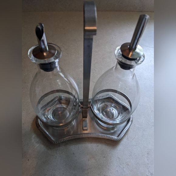 Don's vintage Oil and vinegar holder - Picture 2 of 6